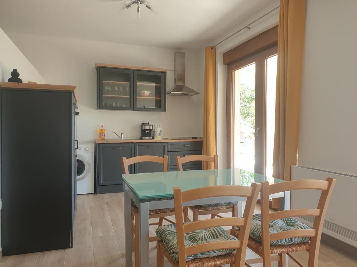Villa Istra Divsici ภายนอก รูปภาพ