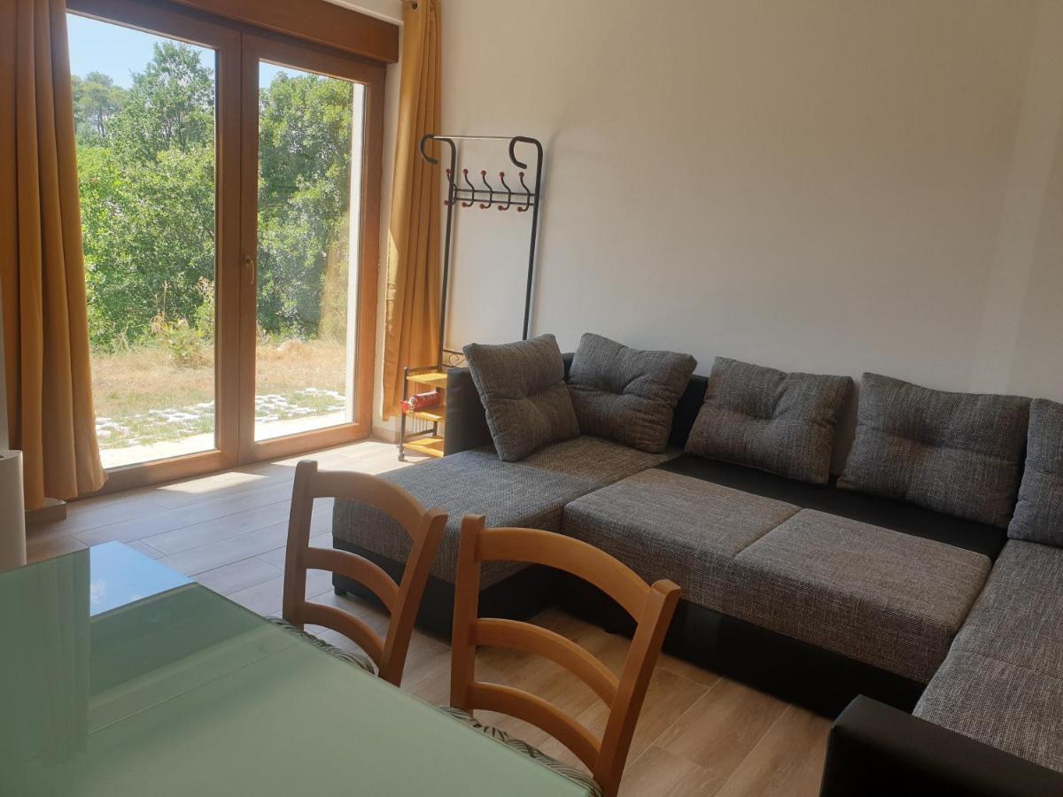 Villa Istra Divsici ภายนอก รูปภาพ
